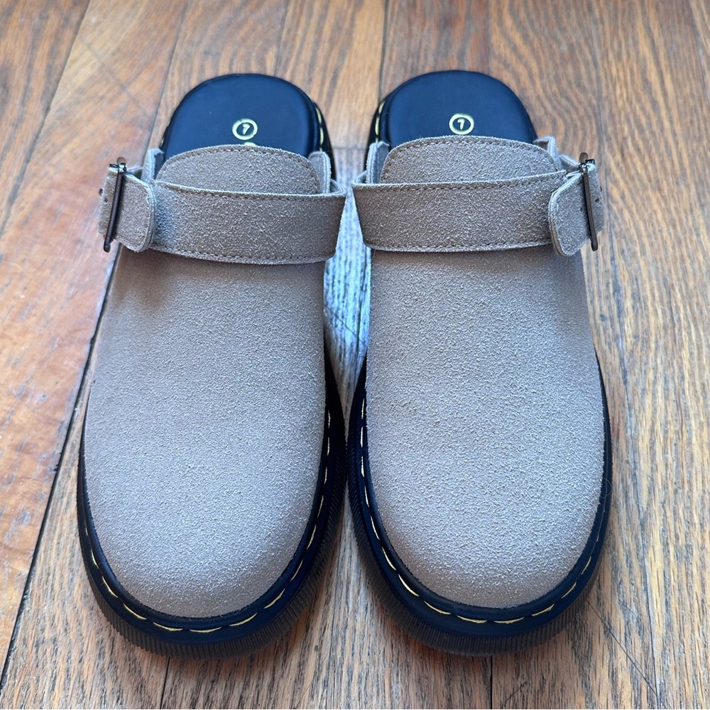 Athlefit Slip-On Suede Clogs
